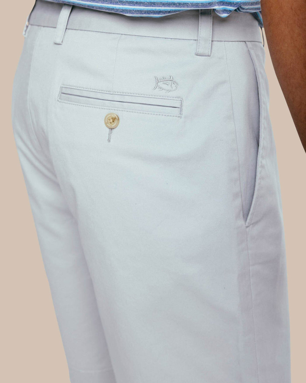 The pocket view of the Men's New Channel Marker 9 Inch Short by Southern Tide - Seagull Grey