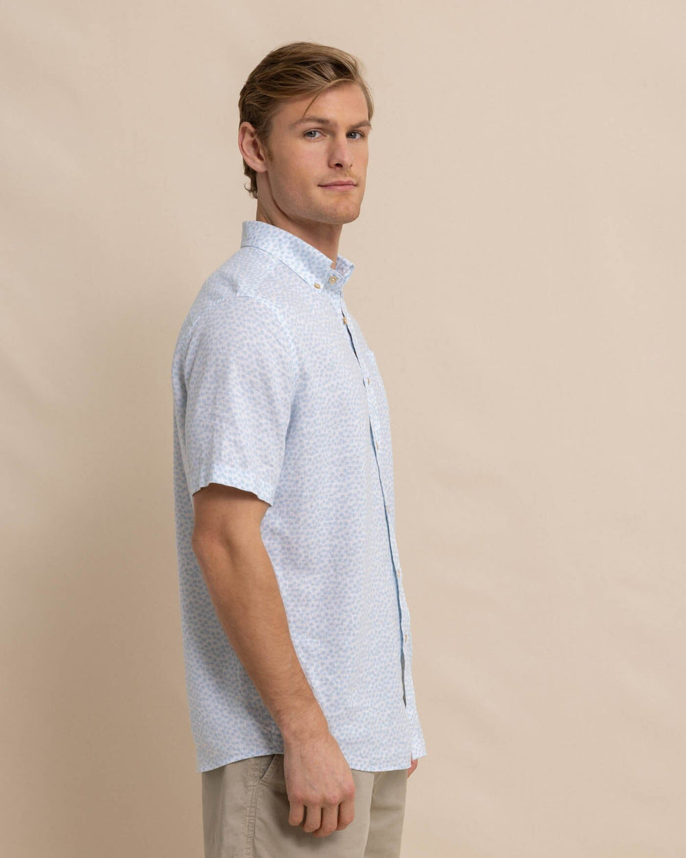 The front view of the Southern Tide Linen Rayon Palm and Breezy Short Sleeve Sport Shirt by Southern Tide - Clearwater Blue