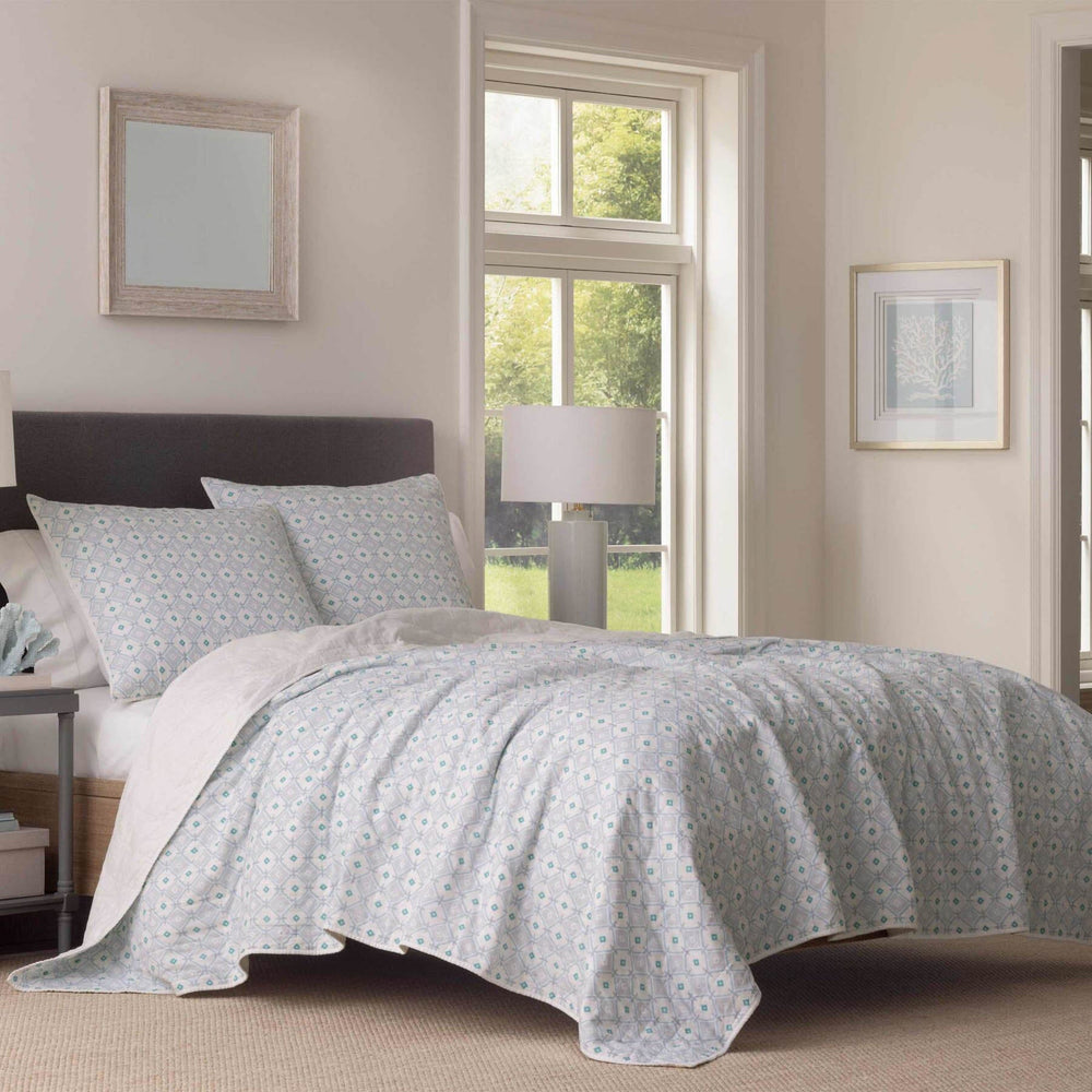 The front view of the Southern Tide Southern Tide Emerald Isle Blue Quilt by Southern Tide - Blue