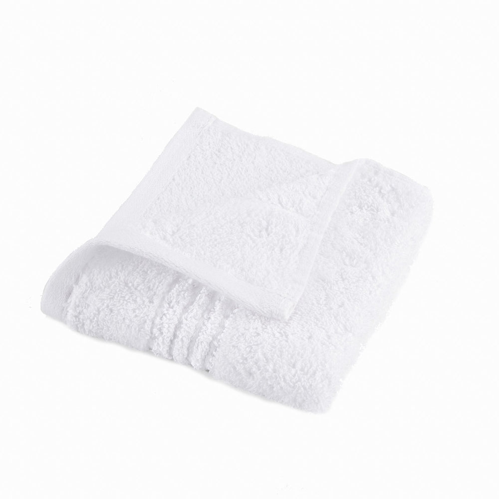 The front view of the Performance 5.0 Wash Cloth by Southern Tide - Wash Cloth