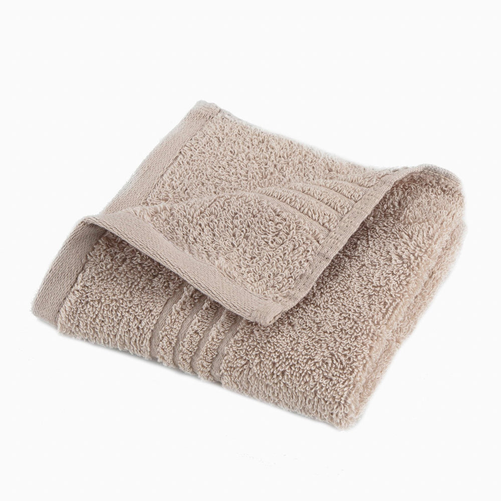 The front view of the Performance 5.0 Wash Cloth by Southern Tide - Wash Cloth